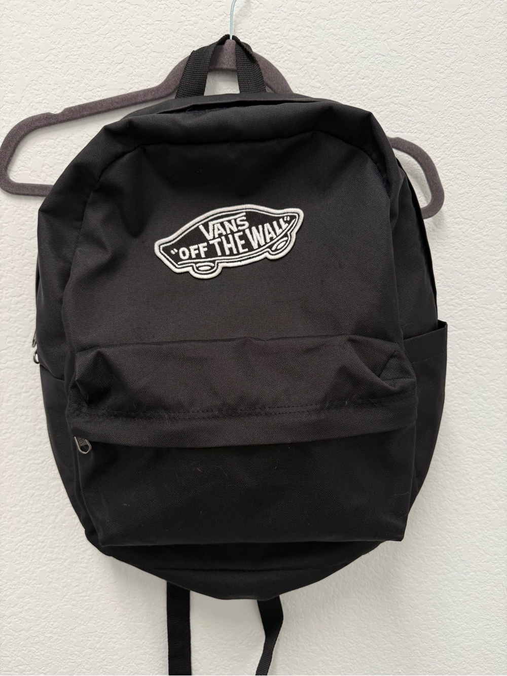 Vans Realm backpack w/ "Off The Wall" logo patch
